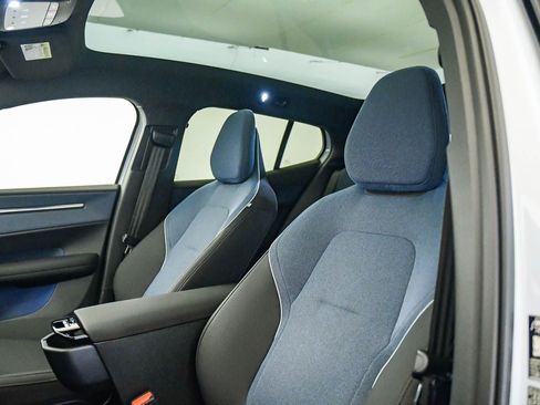 New 2026 Volvo EX30 Plus w/ Climate Package image 17