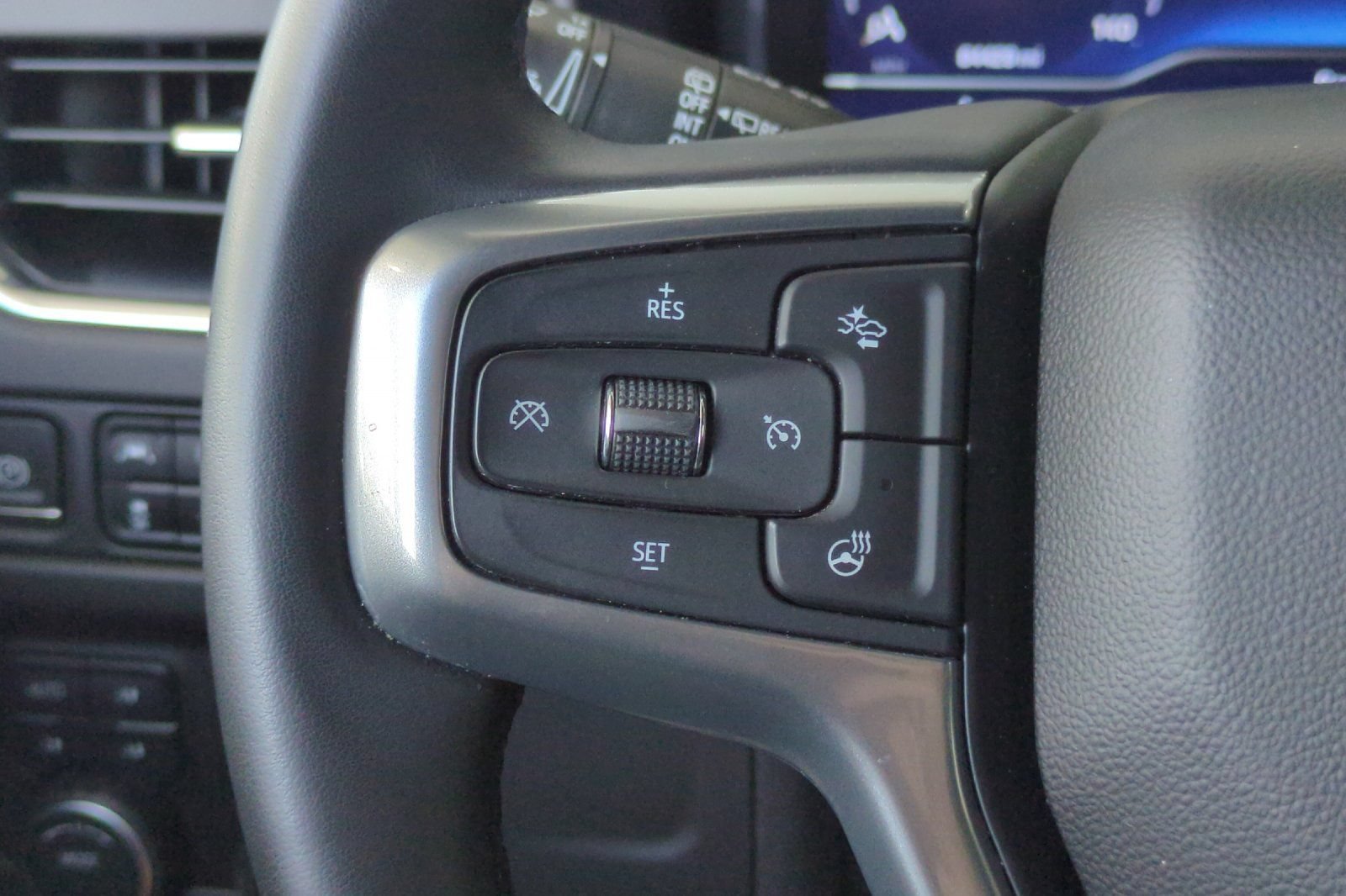 Used 2023 Chevrolet Tahoe Z71 w/ Luxury Package AWD/4WD image 36