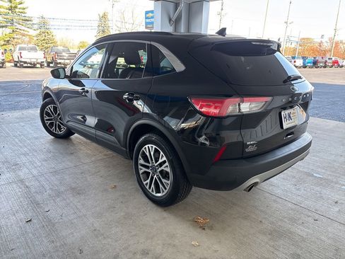 Used 2021 Ford Escape SEL image 4