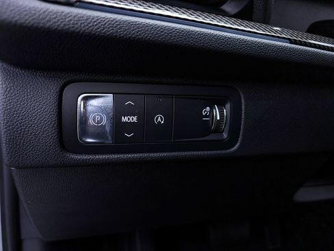 Used 2025 Chevrolet Traverse High Country FWD image 4