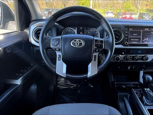 Used 2021 Toyota Tacoma SR5 AWD/4WD image 6