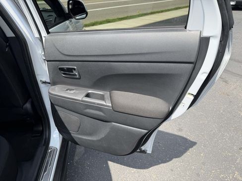 Used 2022 Mitsubishi Outlander Sport ES AWD/4WD image 17