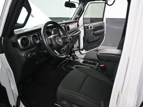 Used 2021 Jeep Gladiator Sport image 6