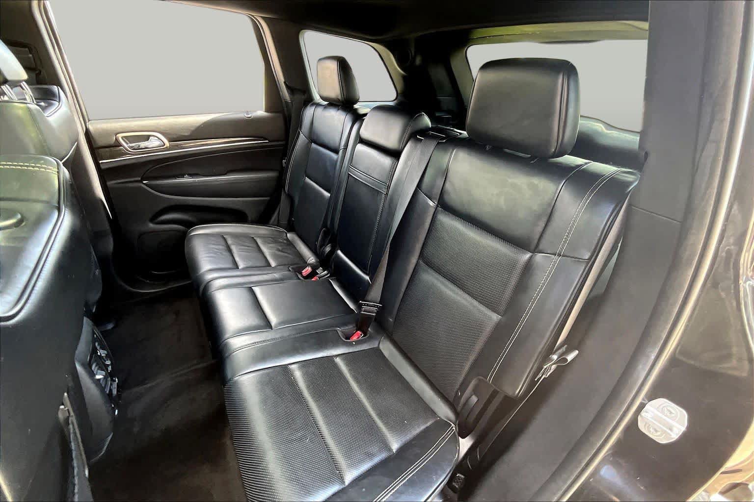 Used 2015 Jeep Grand Cherokee Overland RWD image 18