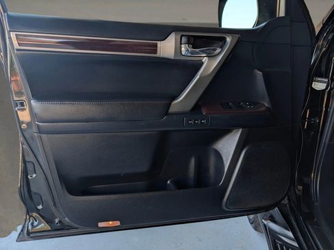 Used 2015 Lexus GX 460 w/ Premium Package AWD/4WD image 18