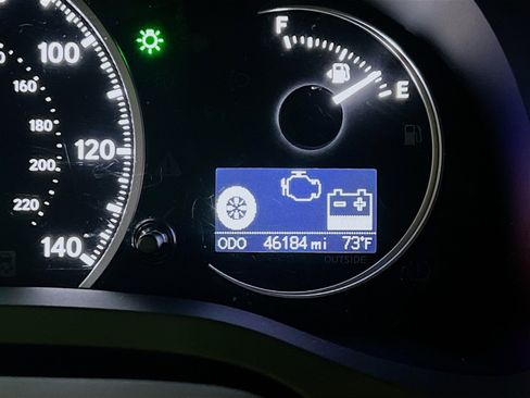 Used 2012 Lexus CT 200h Premium w/ Premium Audio Pkg (F Sport) FWD image 8