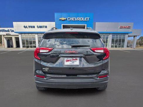 Used 2024 GMC Terrain SLT w/ Elevation Edition image 10