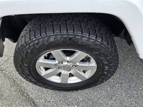 Used 2018 Jeep Wrangler Unlimited Sahara image 15