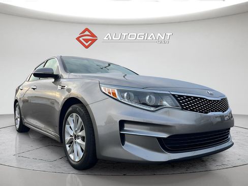 Used 2017 Kia Optima EX image 11