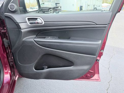 Used 2021 Jeep Grand Cherokee Laredo X image 31