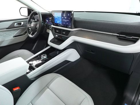 New 2026 Ford Explorer Platinum image 33