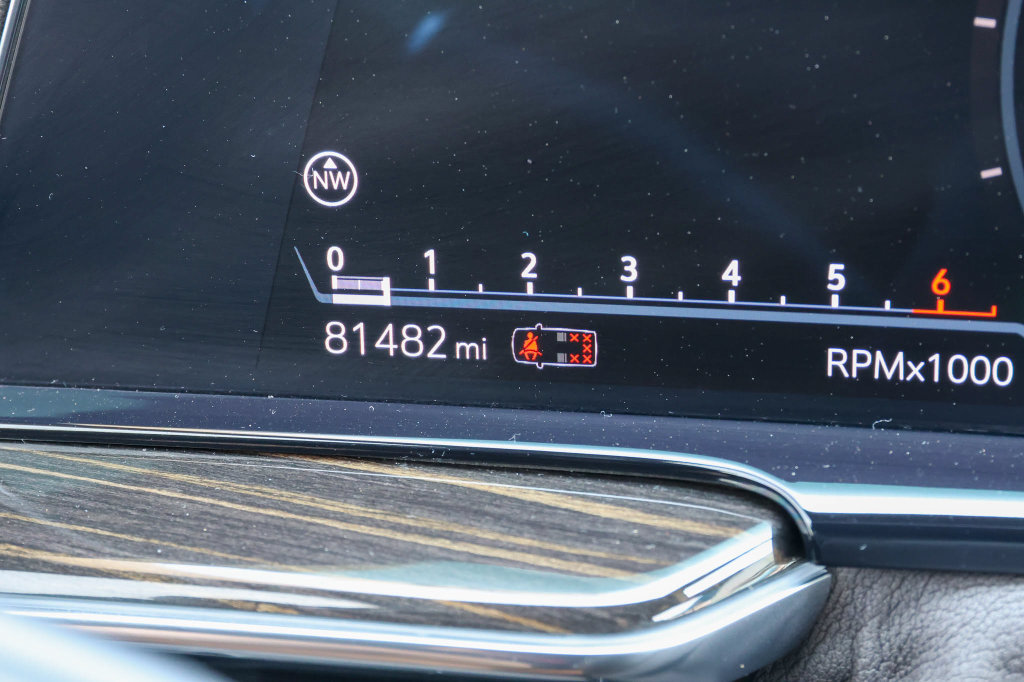 Used 2022 Cadillac Escalade Sport w/ Touring Package AWD/4WD image 43