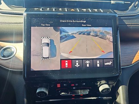 Used 2023 Jeep Grand Cherokee L Summit w/ Luxury Tech Group V image 26