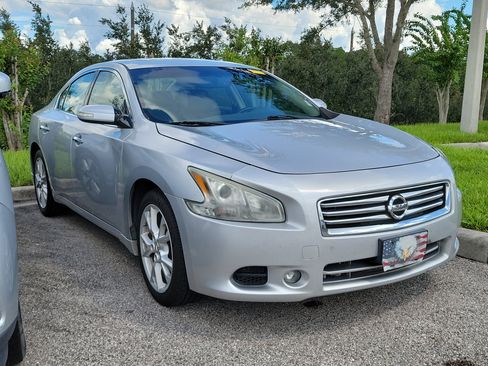 Used 2014 Nissan Maxima 3.5 SV w/ SV Value Package FWD image 2