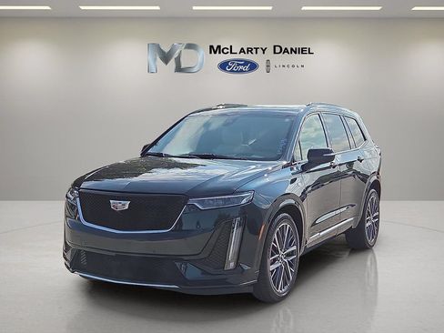 Used 2024 Cadillac XT6 Sport w/ Technology Package AWD/4WD image 2
