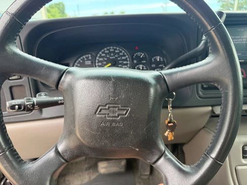 Used 2000 Chevrolet Tahoe LS w/ LS Preferred Equipment Group AWD/4WD image 8