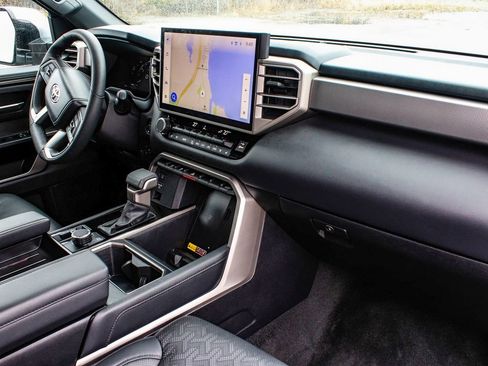 Used 2025 Toyota Tundra Limited image 39