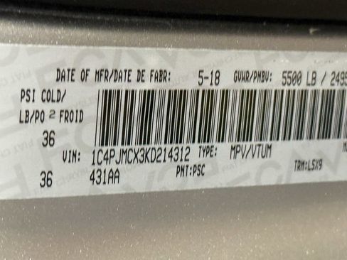 Used 2019 Jeep Cherokee Latitude w/ Comfort & Convenience Group AWD/4WD image 54