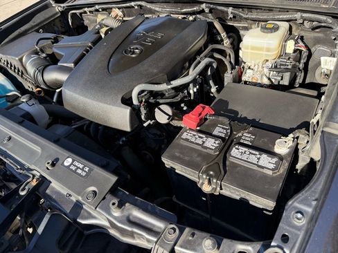 Used 2019 Toyota Tacoma TRD Off-Road image 35