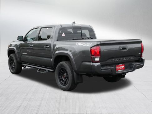 Used 2019 Toyota Tacoma TRD Sport AWD/4WD image 5