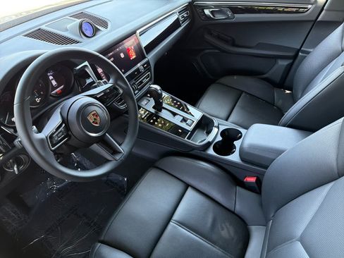 Used 2026 Porsche Macan AWD/4WD image 4