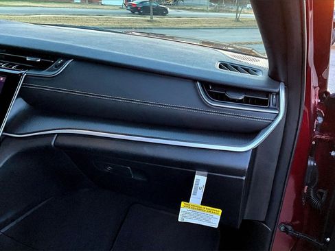 Used 2025 Jeep Grand Cherokee L Altitude image 16