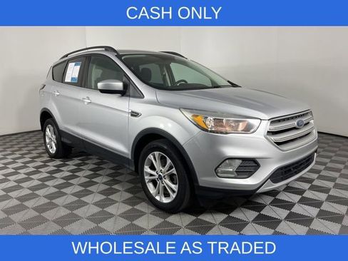 Used 2018 Ford Escape SE image 2