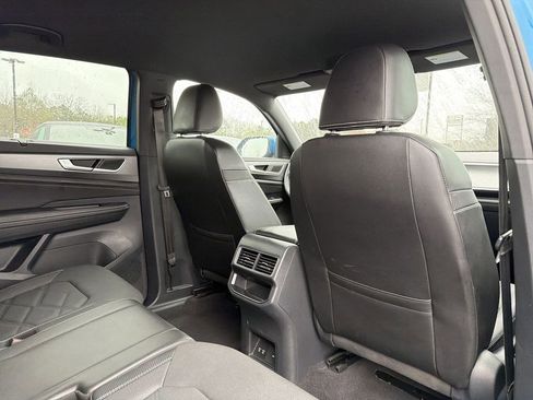 Used 2024 Volkswagen Atlas Cross Sport SE image 18