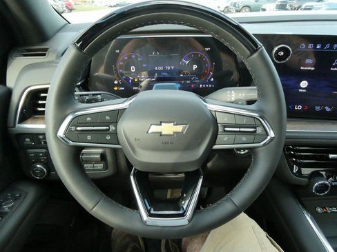 New 2026 Chevrolet Suburban High Country AWD/4WD image 38