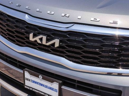 Used 2022 Kia Telluride LX AWD/4WD image 10