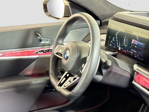 Used 2023 BMW 760i xDrive image 36