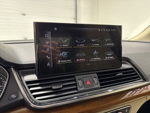 Used 2022 Audi Q5 2.0T Premium w/ Convenience Package image 19