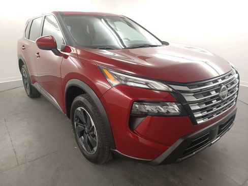 Used 2025 Nissan Rogue SV AWD/4WD image 1