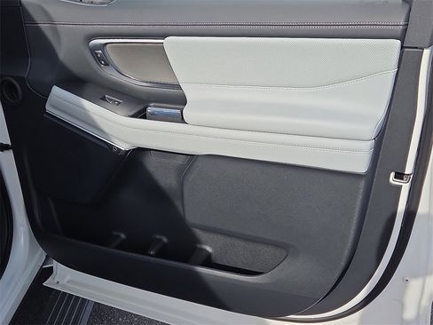 New 2025 Ford Expedition Max Platinum w/ Platinum Ultimate Package image 13