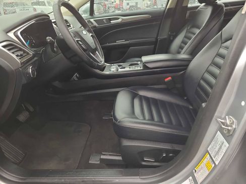Used 2020 Ford Fusion SEL FWD image 19