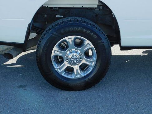 Used 2024 RAM 3500 Big Horn image 28