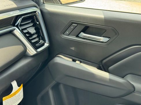 New 2026 GMC Canyon Elevation w/ Convenience Package image 32