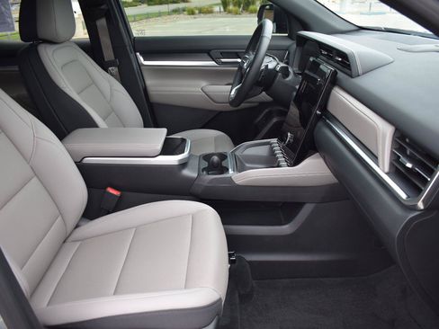 Used 2026 GMC Terrain Elevation w/ Elevation Premium Package AWD/4WD image 15