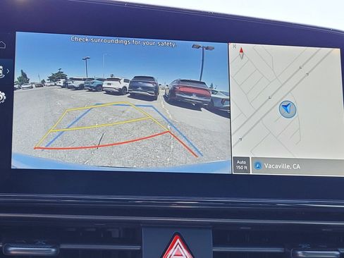 New 2025 Hyundai Elantra Limited image 10