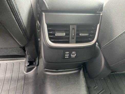 Used 2023 Subaru Outback Premium image 11