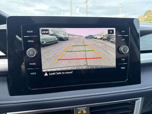 New 2026 Volkswagen Taos SEL image 16