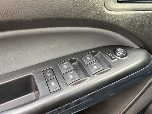 Used 2018 Chevrolet Colorado Z71 image 30