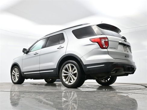 Used 2018 Ford Explorer Limited w/ Equipment Group 301A image 31