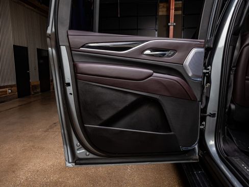 Used 2023 Cadillac Escalade ESV Sport Platinum image 37