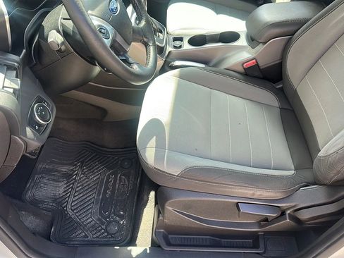 Used 2015 Ford C-MAX SE w/ Interior Protection Package image 3