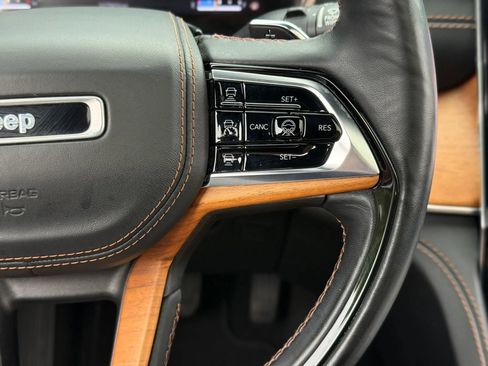 Used 2021 Jeep Grand Cherokee L Summit AWD/4WD image 19