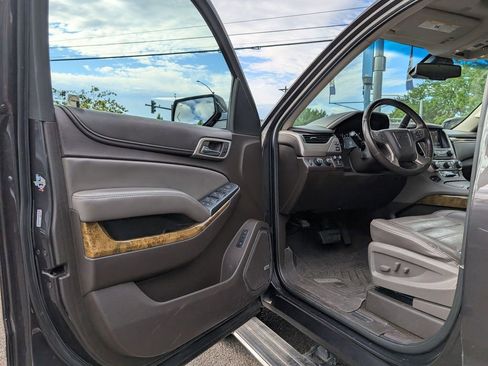 Used 2016 GMC Yukon XL Denali w/ Open Road Package AWD/4WD image 19