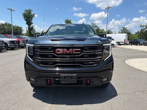 Used 2023 GMC Sierra 1500 AT4 AWD/4WD image 4