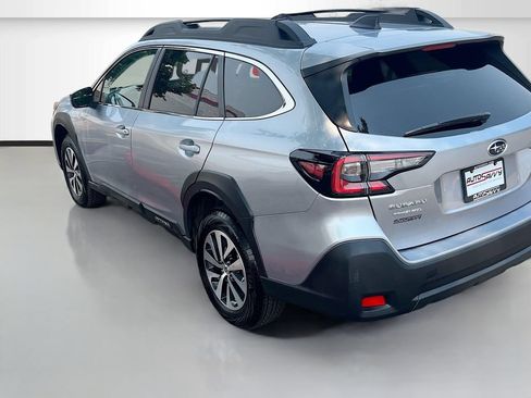 Used 2025 Subaru Outback Premium AWD/4WD image 5