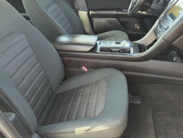 Used 2020 Ford Fusion SE FWD image 19